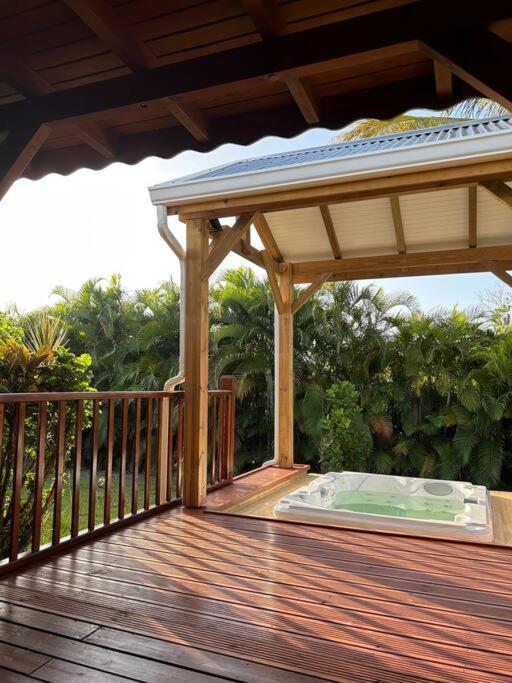 Bungalow Avec Jacuzzi Privatif Villa Sainte-Rose Luaran gambar