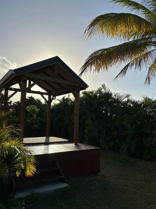 Bungalow Avec Jacuzzi Privatif Villa Sainte-Rose Luaran gambar